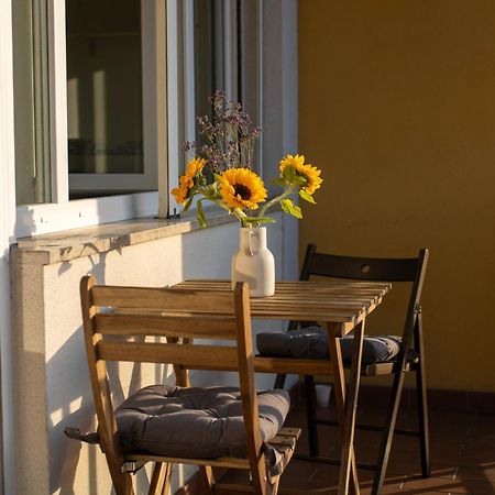 Lucca Roomy Apartment With Balcony And Parking! ภายนอก รูปภาพ
