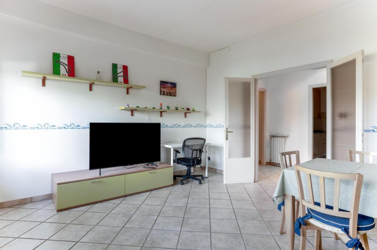 Lucca Roomy Apartment With Balcony And Parking! ภายนอก รูปภาพ