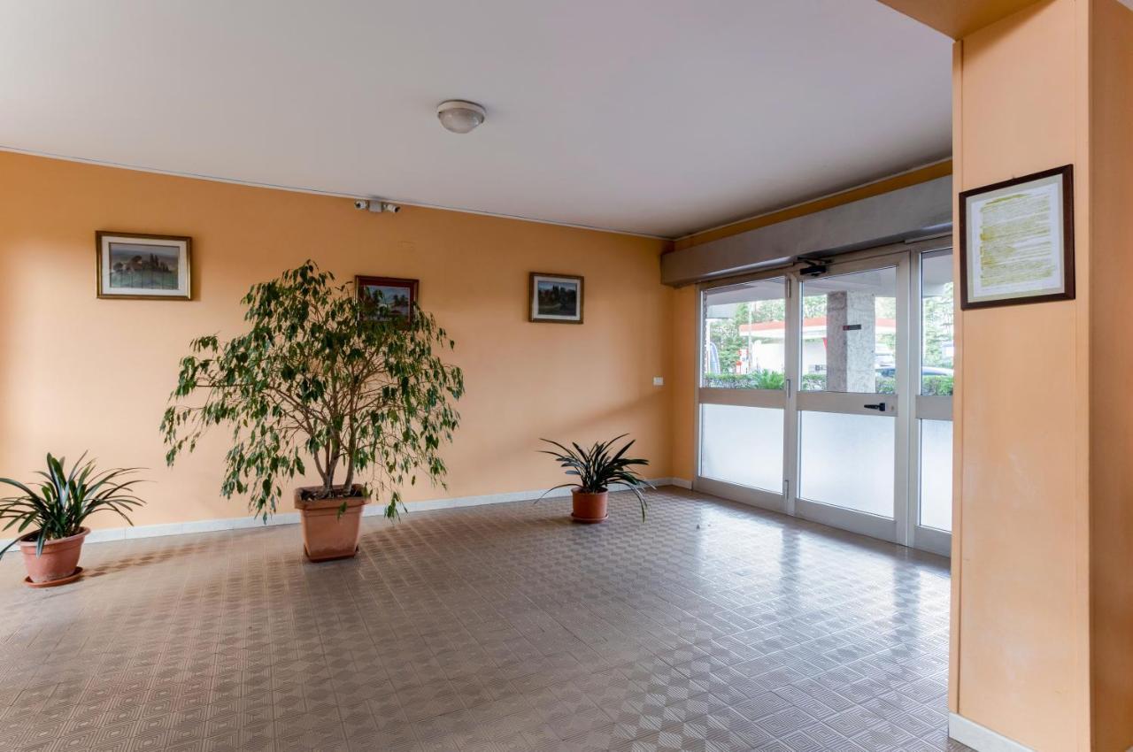 Lucca Roomy Apartment With Balcony And Parking! ภายนอก รูปภาพ