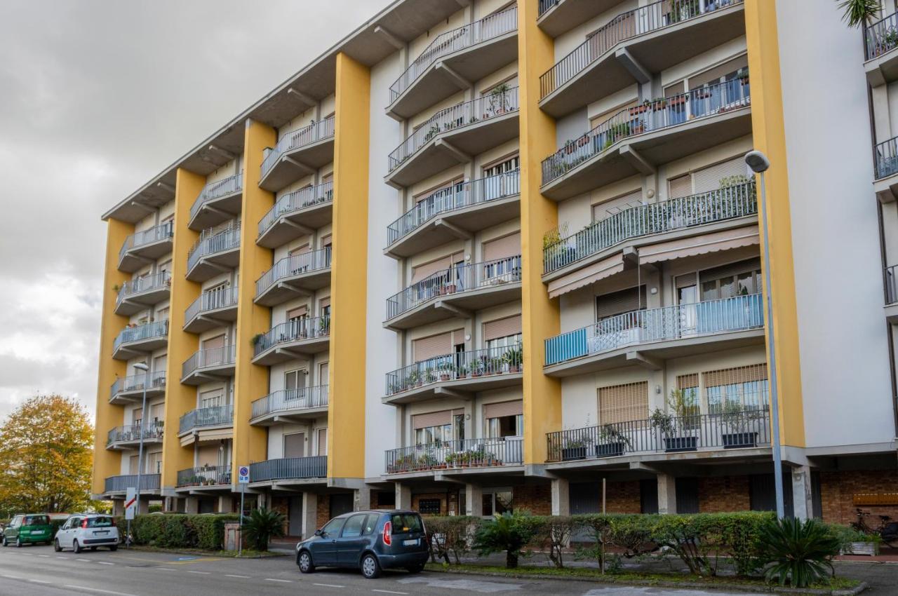 Lucca Roomy Apartment With Balcony And Parking! ภายนอก รูปภาพ